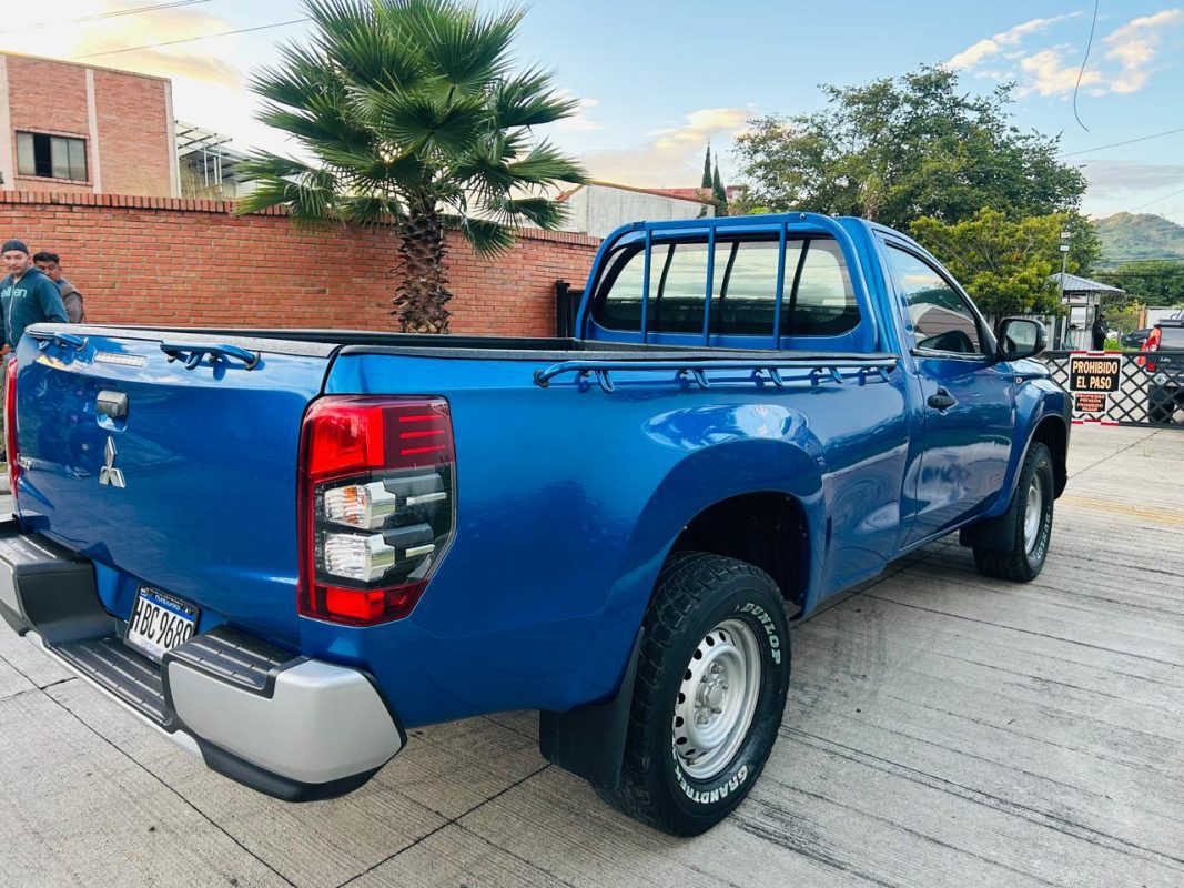 b7aa08c9-6956-49ff-b2c7-153e2201f3c2