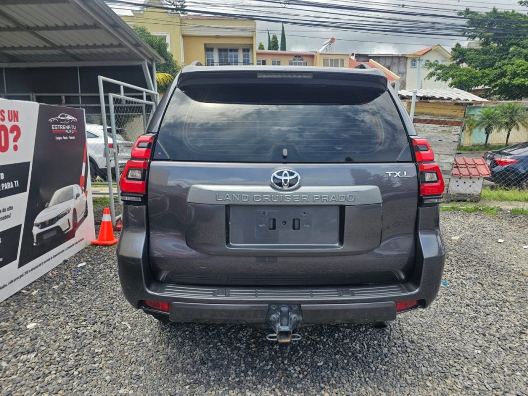 f8a4e405-a107-43d4-b392-f27317028241