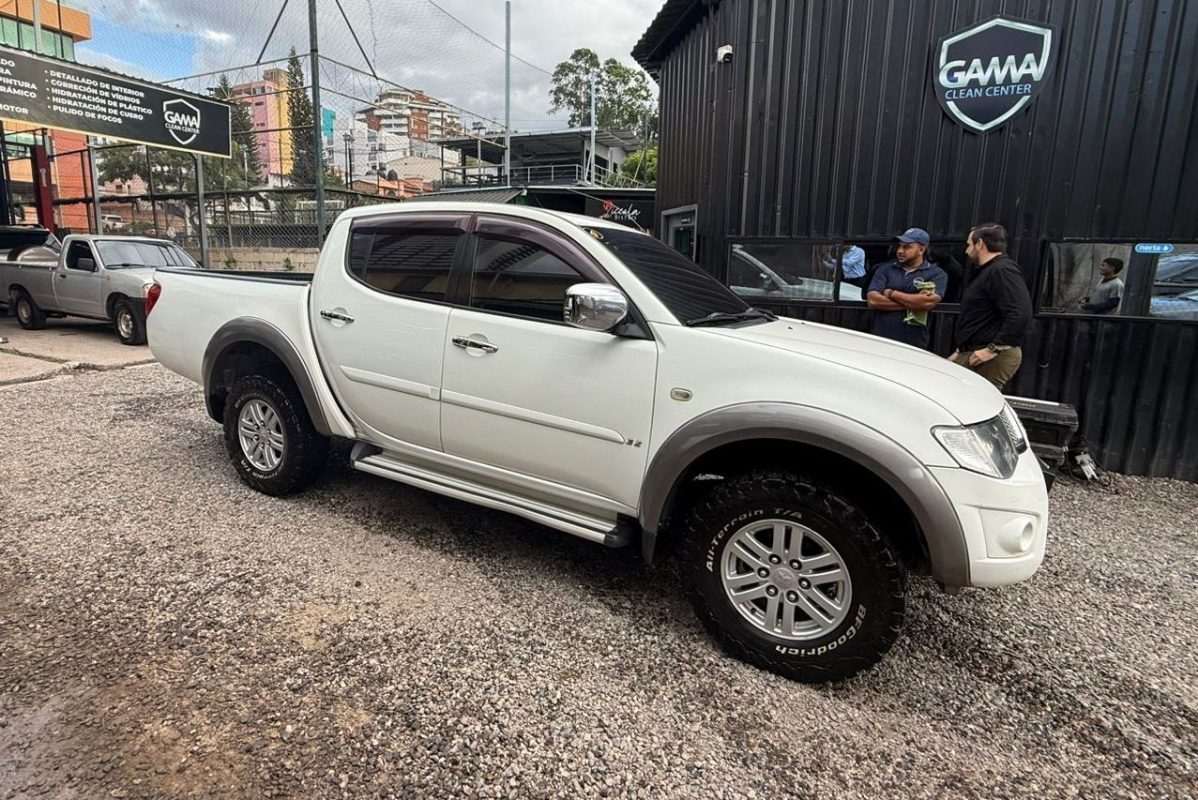 828c44ed-e62d-416c-8c4a-25459e85c6fb