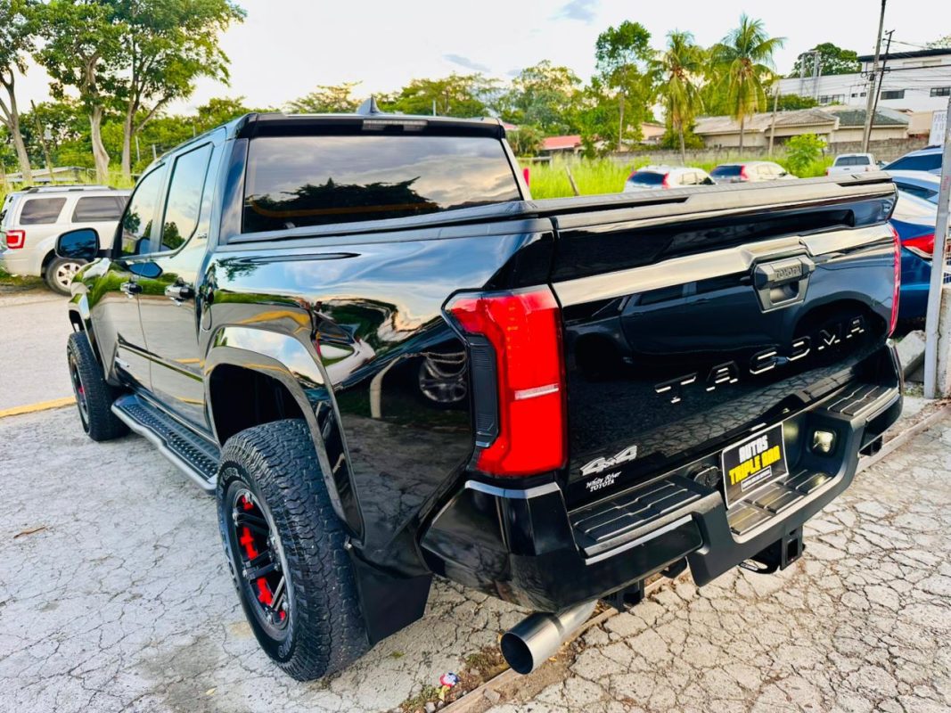 WhatsApp Image 2025-10-21 at 10.59.11 PM (3)