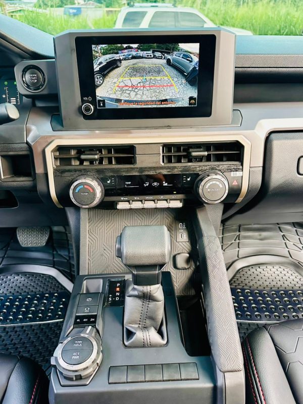 WhatsApp Image 2025-10-21 at 10.59.13 PM (2)