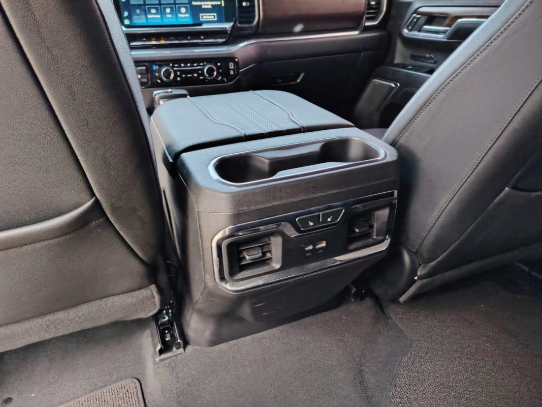 f524e883-c6a3-4d01-8384-022992479d1e