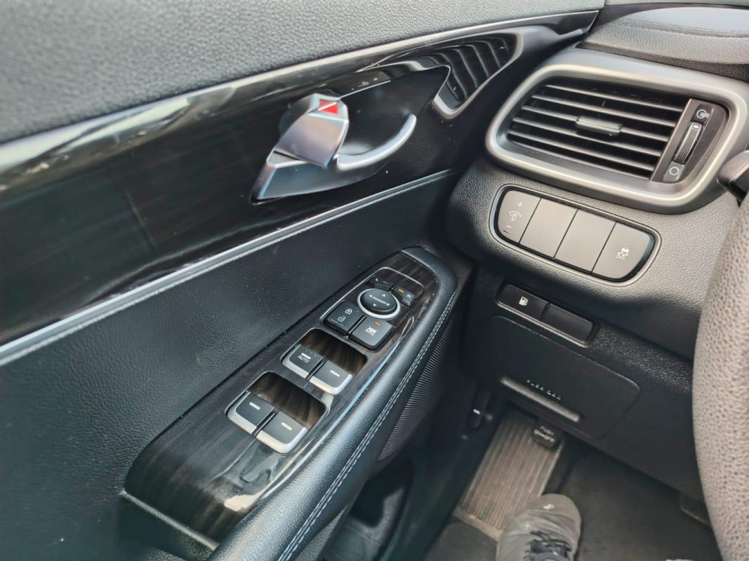 02527613-ccbf-436b-9b16-255309236840