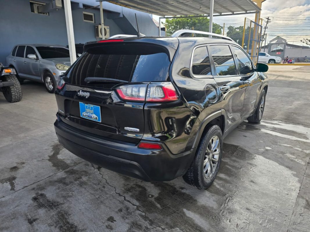 6083afc5-e32f-41ce-aaf1-73f5b7c04c59