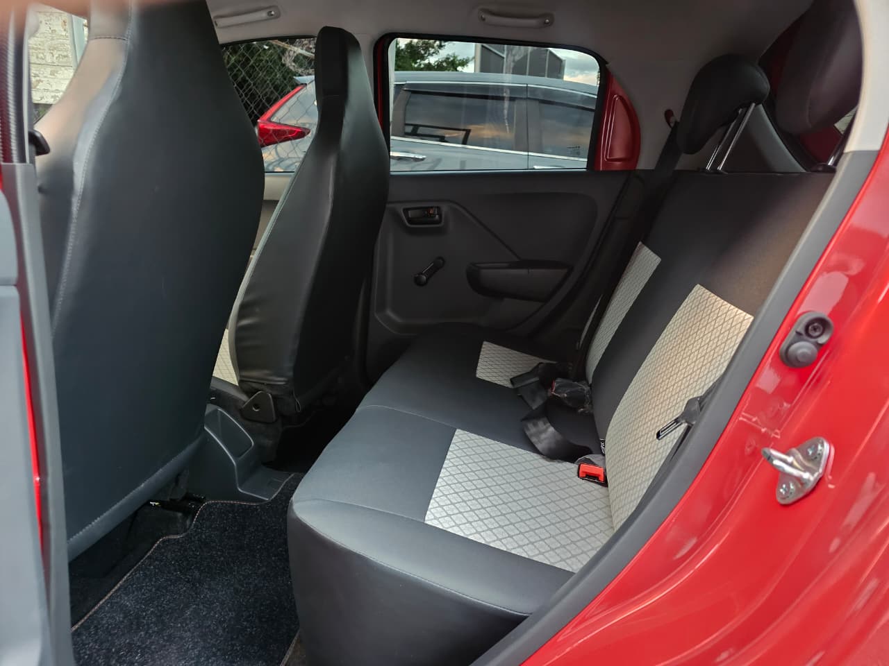 e9c32364-9c09-406b-8713-0e3f05855fa9