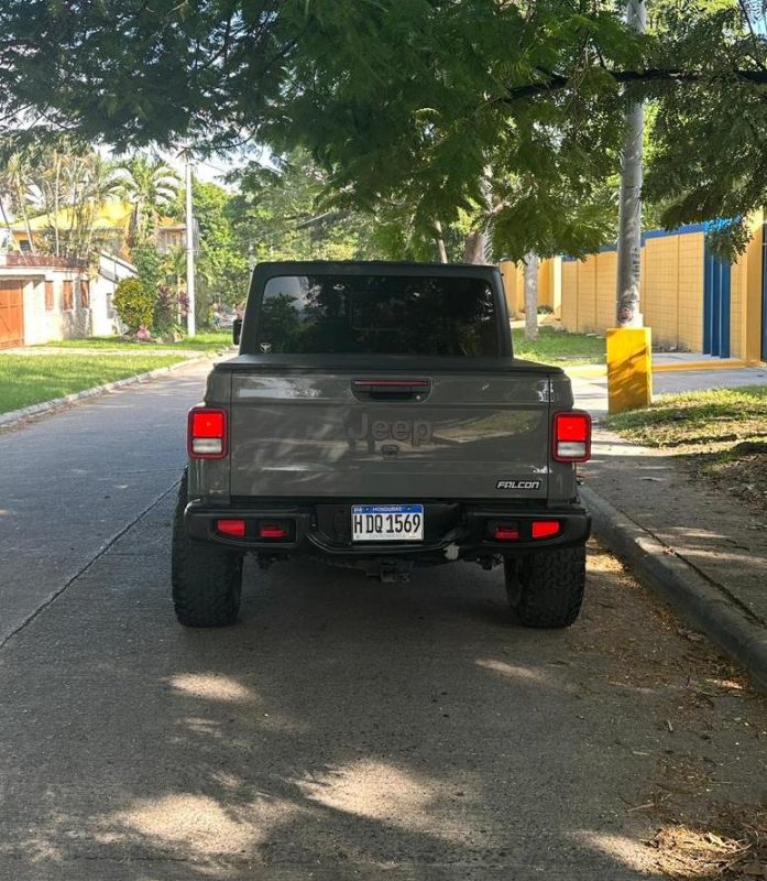 08fa755e-2ee0-40b1-a00d-612220ddf9bd