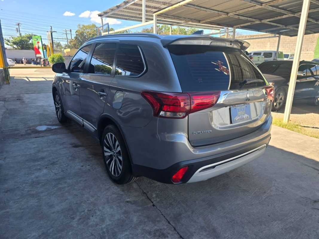 a2ffea3b-a835-442d-b523-ac44c543384f