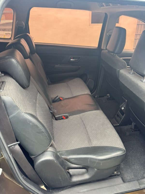 b80c2897-c50a-46f5-9346-e470b6d3013c