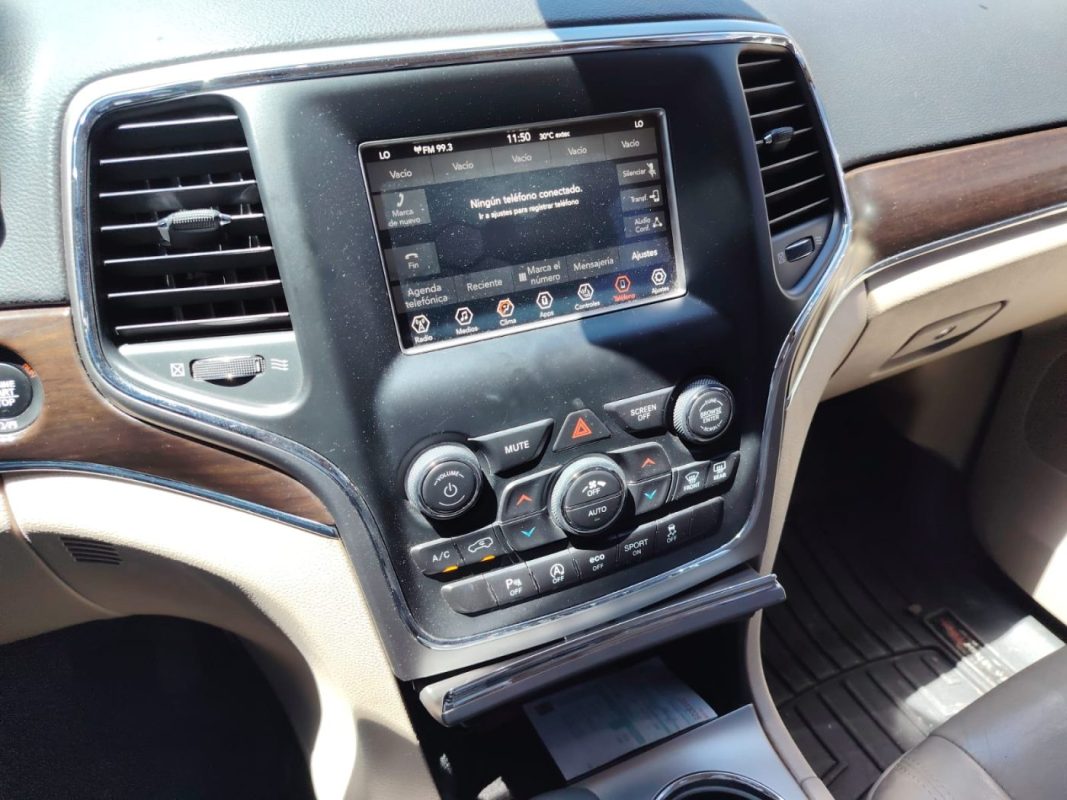 06ff7235-5be2-420f-bf67-fc9e03e97c30