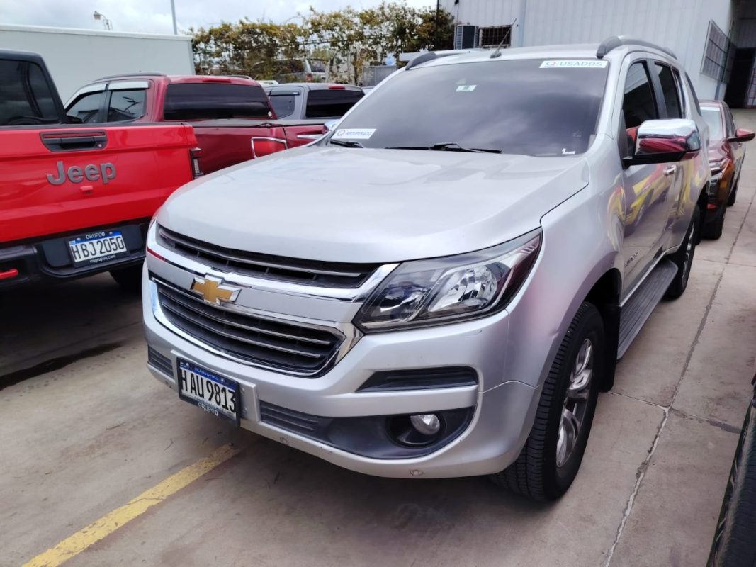 8b9e7070-9ce6-4cf5-b898-dea36b5adeff