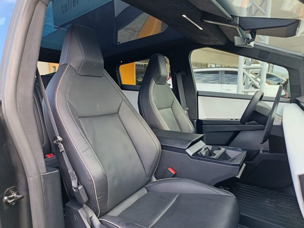 9cf2690c-99c8-42b8-bbd6-8c8e8b2326c9