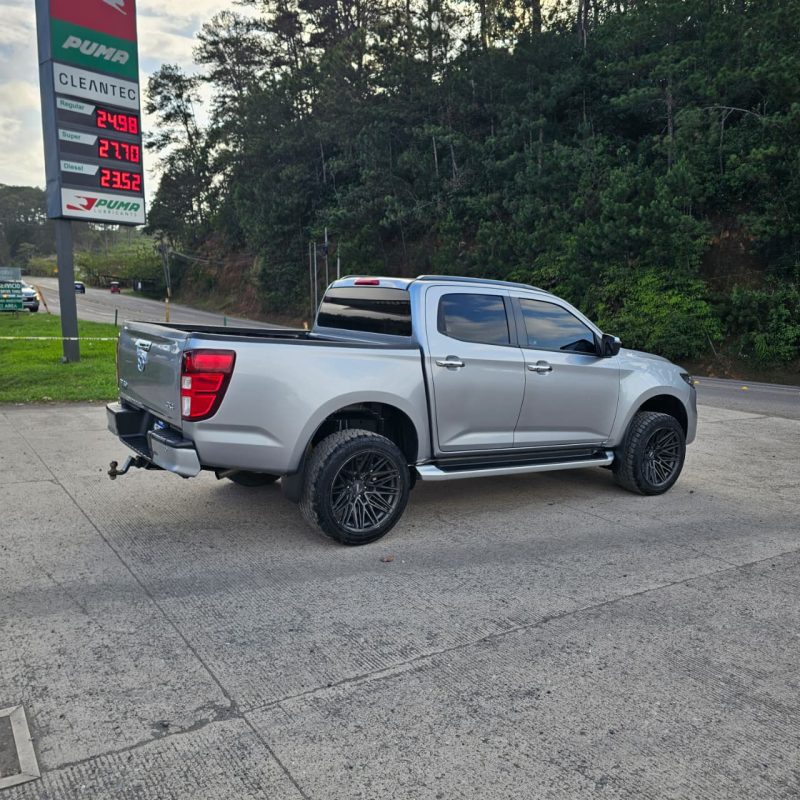 bc90cc0c-284e-4e0b-b65f-34a211f7c47a