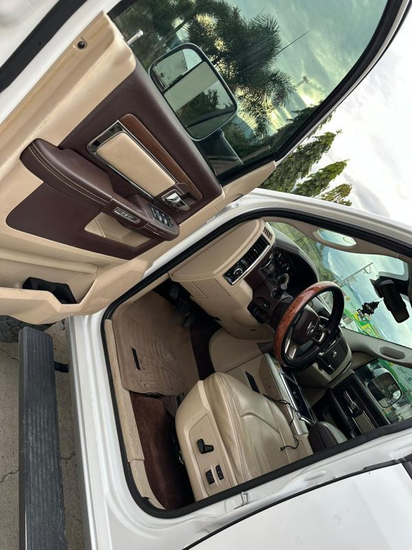 f7e6adff-8163-40a3-905b-706dee944582