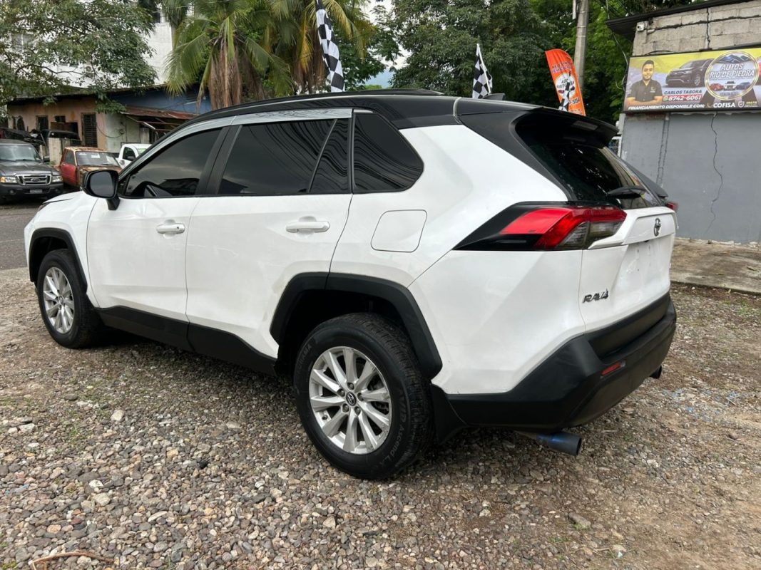 0b89a336-2ebe-41a7-82b0-da60f0b12aaa